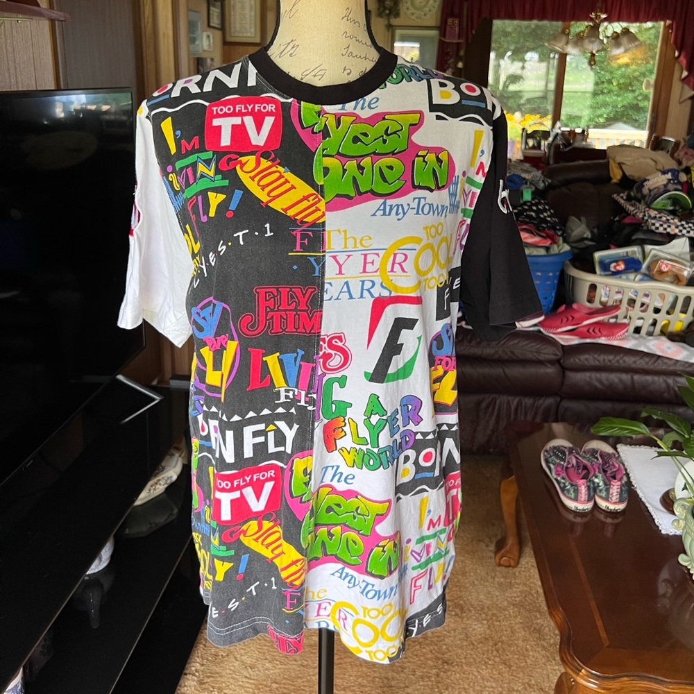 Mens vintage Born Fly Y2K style tee shirt